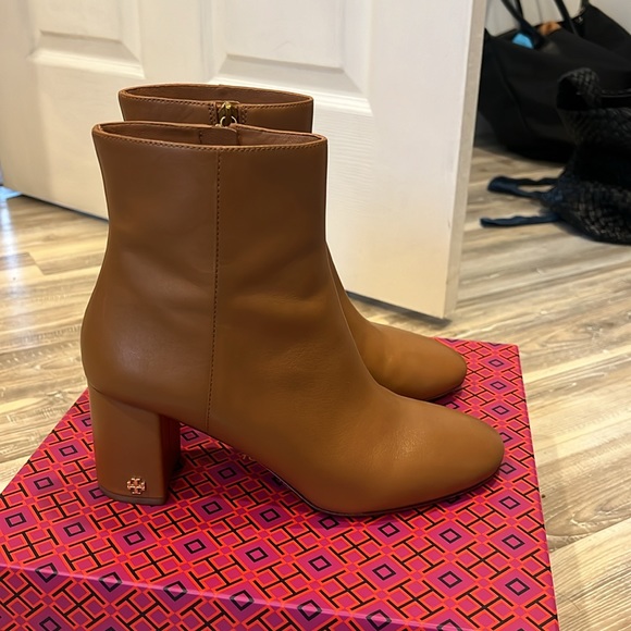 Tory Burch Brooke Ankle Booties Calf Leather- Tan - Picture 6 of 10